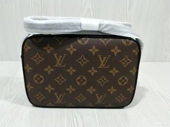 SAINTONGE VUITTON LOUIS 0423